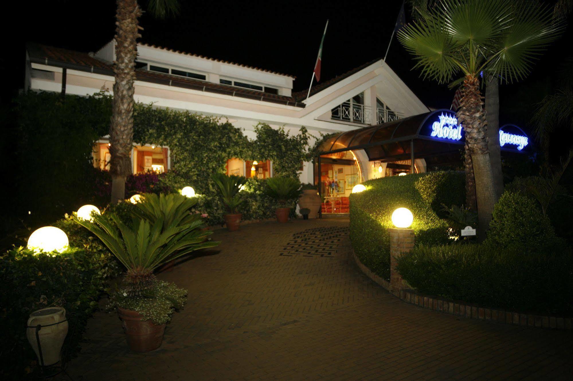 Hotel Leucosya Marina Di Casal Velino Dış mekan fotoğraf